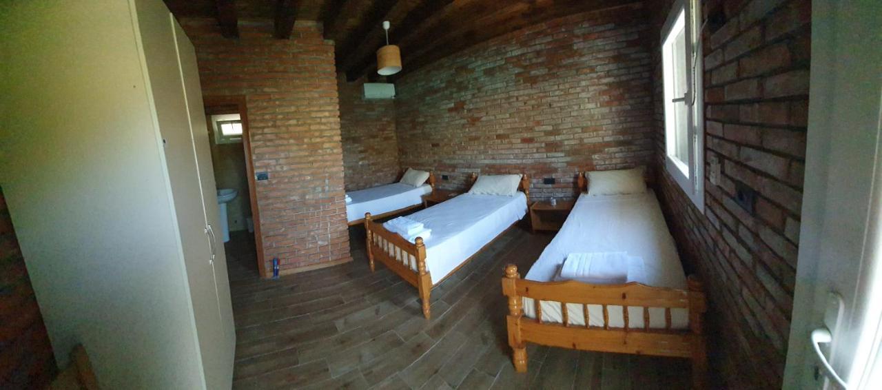 Borealis Guest House Koman Exterior foto